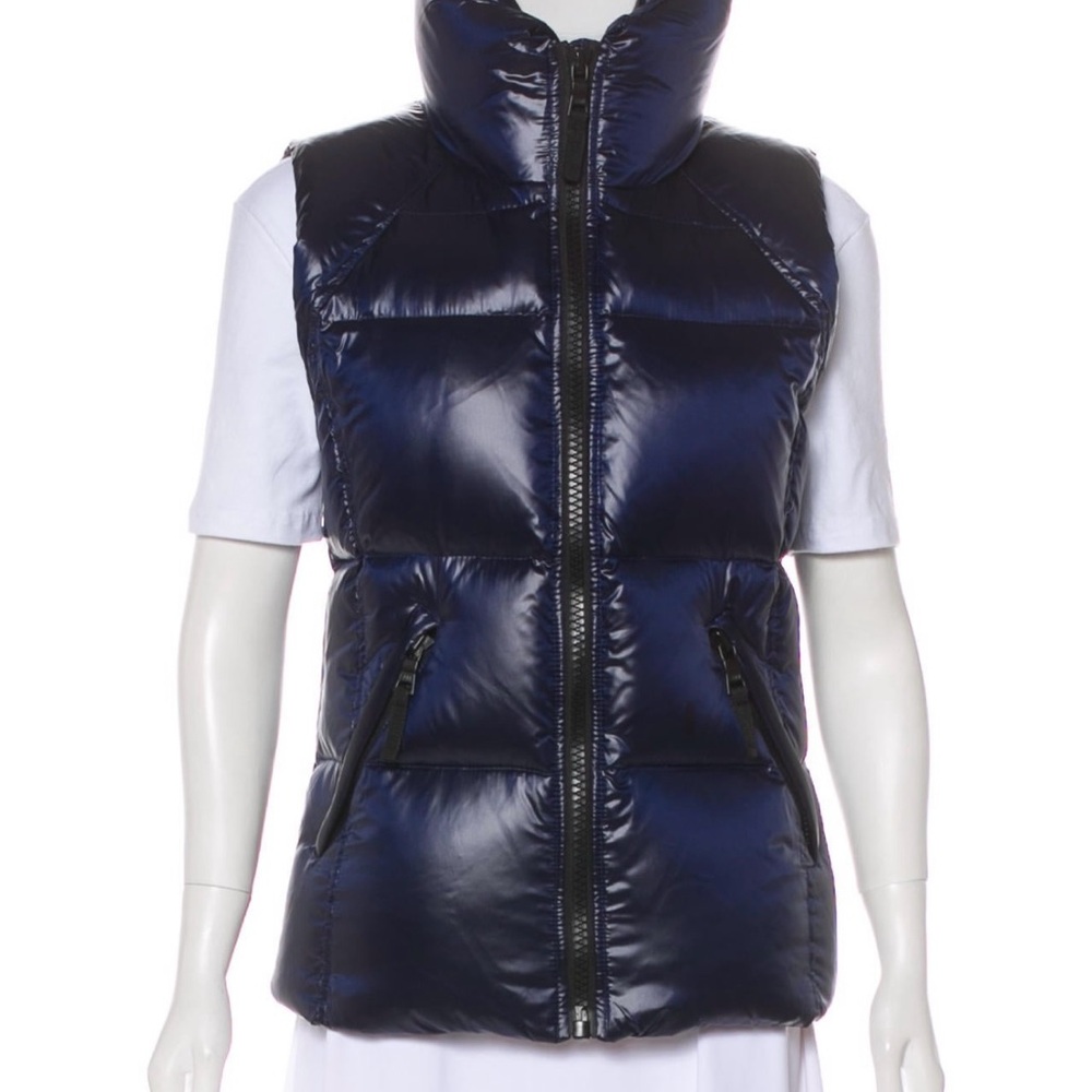 Women's Navy Puffer Vest. SAM. Size M
